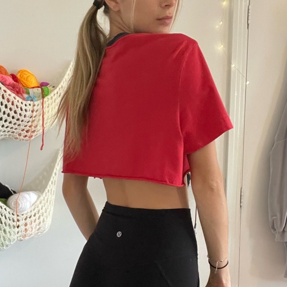 Red crop tee - Picture 3 of 3